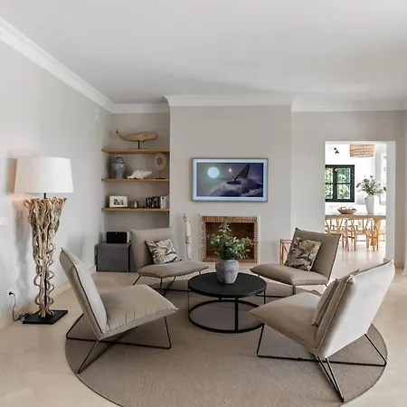 - 5 Bed In El Paraiso Estepona