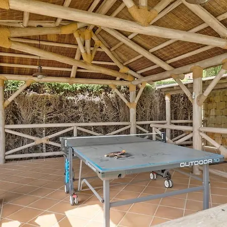 Villa - 5 Bed In El Paraiso *