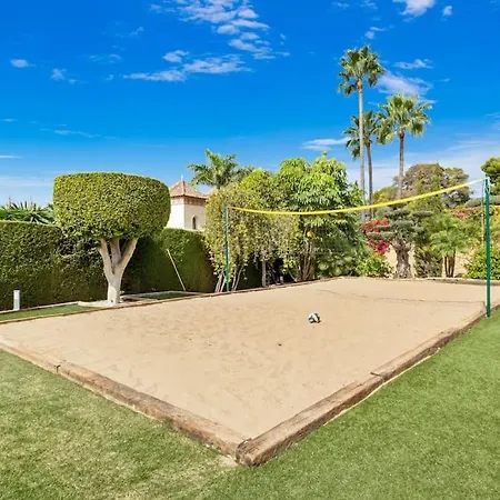 Villa - 5 Bed In El Paraiso