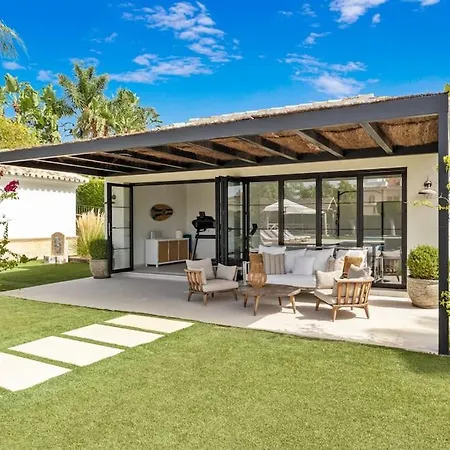 - 5 Bed In El Paraiso Villa Estepona