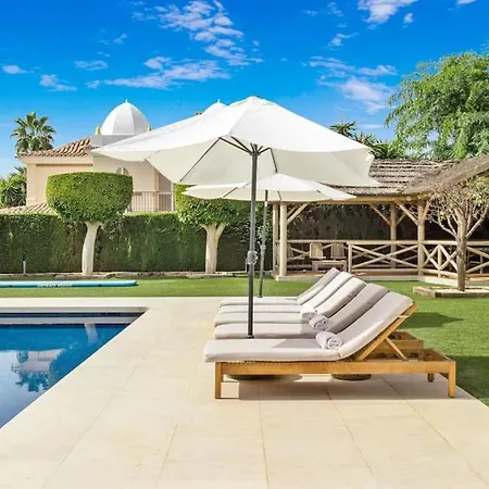 - 5 Bed In El Paraiso Estepona