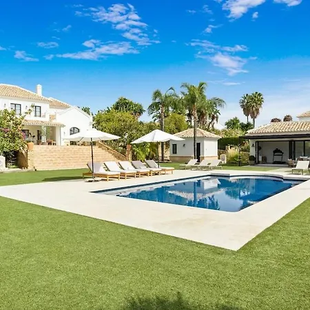 - 5 Bed In El Paraiso Villa *